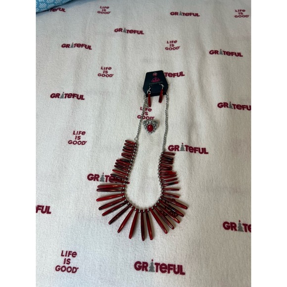 NWT Paparazzi Red and silver necklace and ring set - Picture 5 of 5